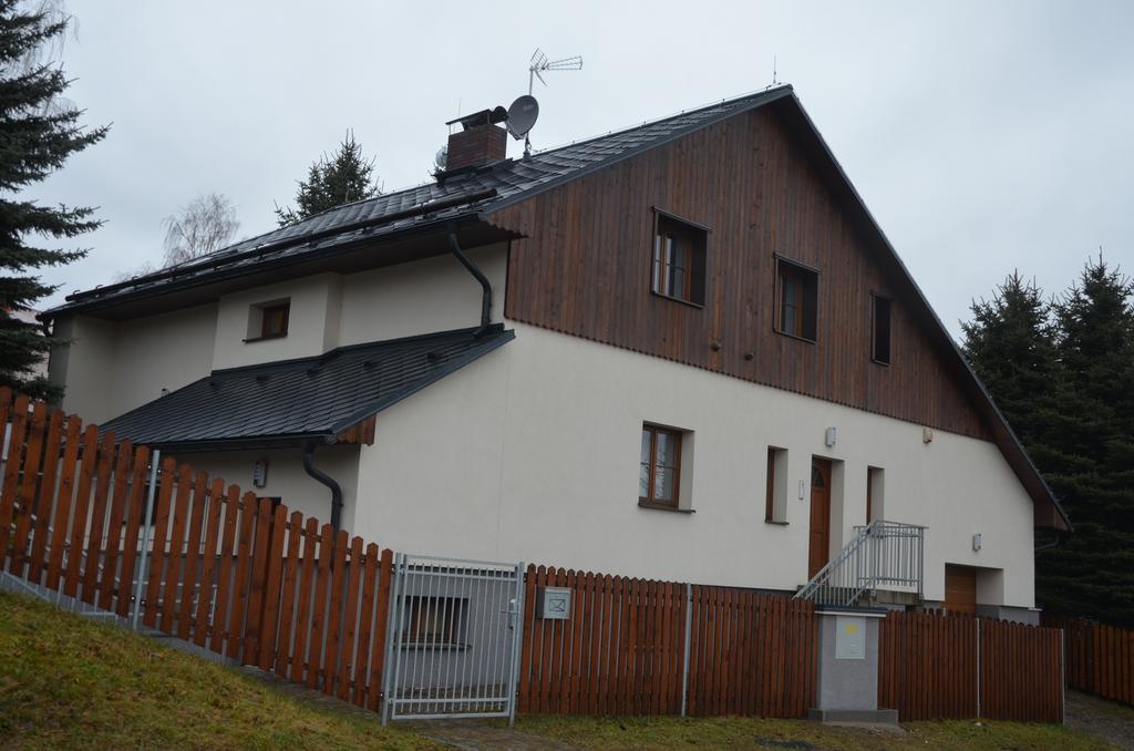 Ferienwohnung Haus Tolštejn Jiřetín pod Jedlovou Exterior foto